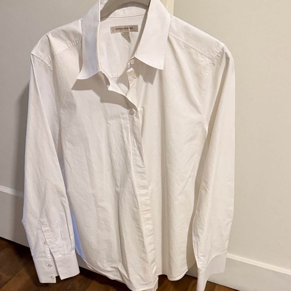 Banana Republic White Button Down Shirt